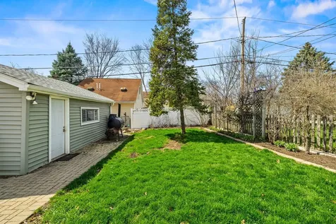 158 South Benton Street Palatine IL 60067