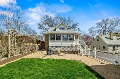 158 South Benton Street Palatine IL 60067
