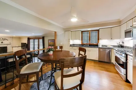 1117 Dawes Street Libertyville IL 60048