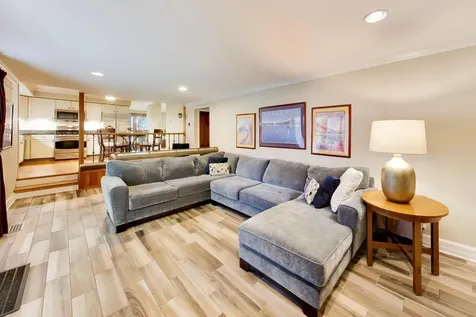 1117 Dawes Street Libertyville IL 60048
