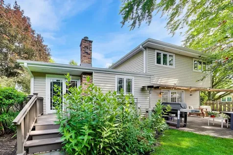 1117 Dawes Street Libertyville IL 60048