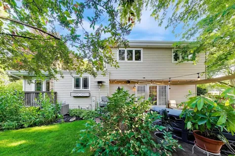 1117 Dawes Street Libertyville IL 60048