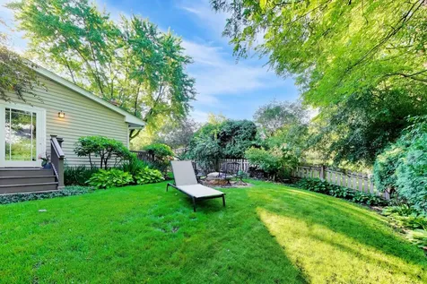 1117 Dawes Street Libertyville IL 60048