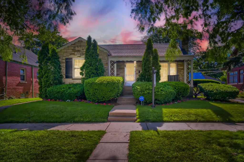 9550 South Hoyne Avenue Chicago IL 60643