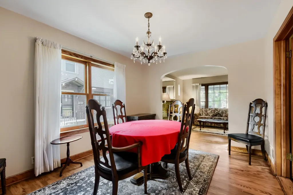 9550 South Hoyne Avenue Chicago IL 60643