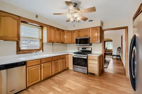 9550 South Hoyne Avenue Chicago IL 60643