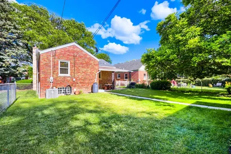 9550 South Hoyne Avenue Chicago IL 60643