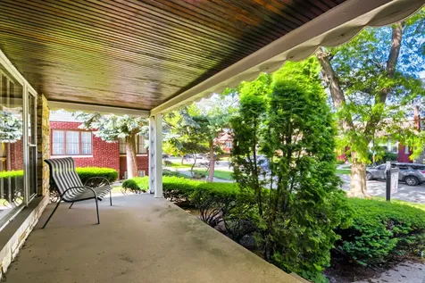 9550 South Hoyne Avenue Chicago IL 60643