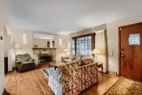 9550 South Hoyne Avenue Chicago IL 60643