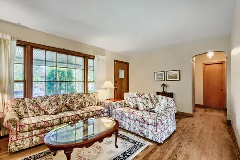 9550 South Hoyne Avenue Chicago IL 60643