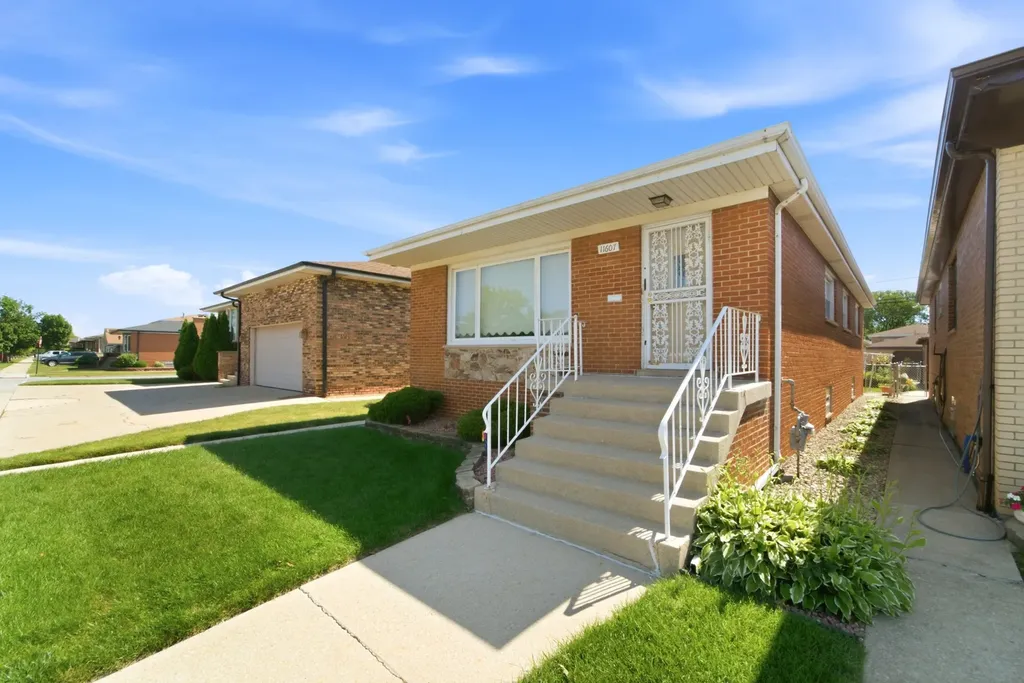 11607 South Avenue J Chicago IL 60617