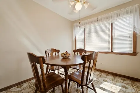 11607 South Avenue J Chicago IL 60617