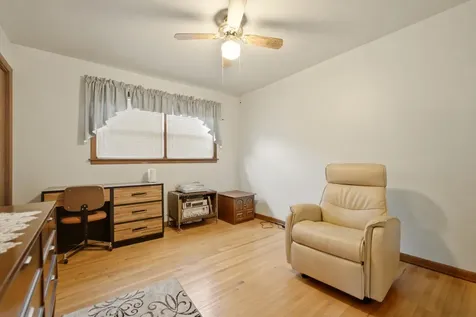 11607 South Avenue J Chicago IL 60617