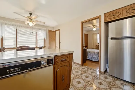 11607 South Avenue J Chicago IL 60617