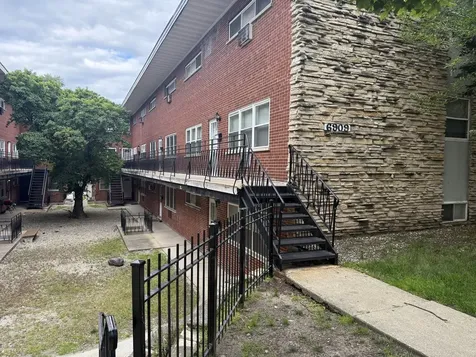 6911 North Ridge Boulevard Chicago IL 60645