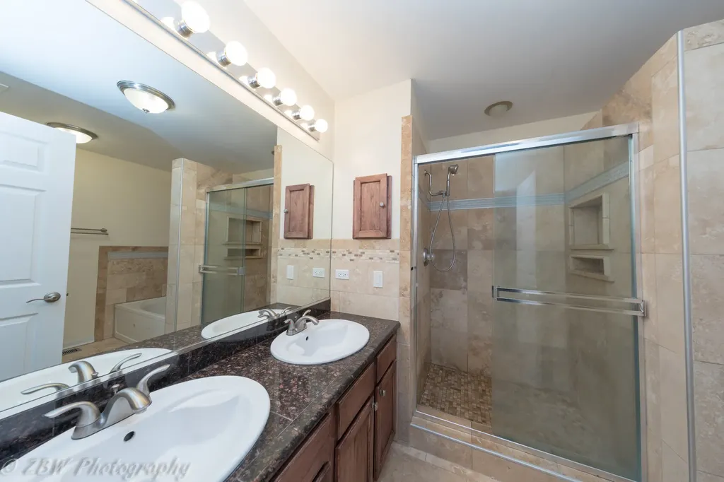 2264 Foxmoor Lane Aurora IL 60502