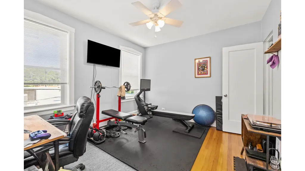 7555 North Claremont Avenue Chicago IL 60645