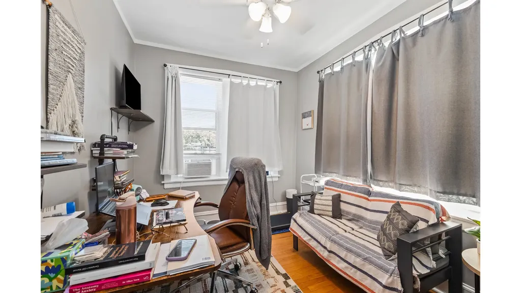 7555 North Claremont Avenue Chicago IL 60645