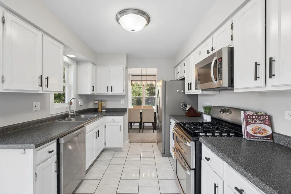 6504 Fernwood Drive Lisle IL 60532