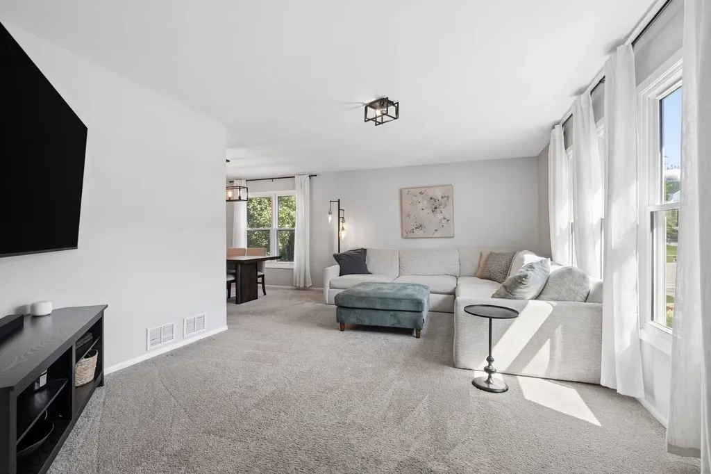 6504 Fernwood Drive Lisle IL 60532