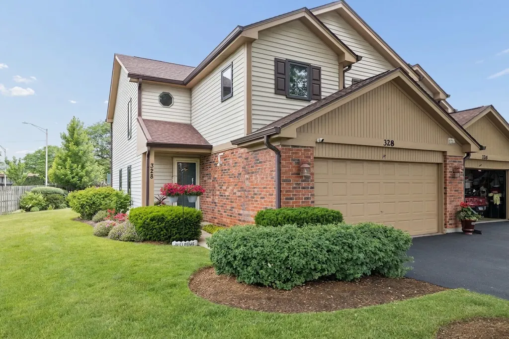328 Cromwell Court Westmont IL 60559