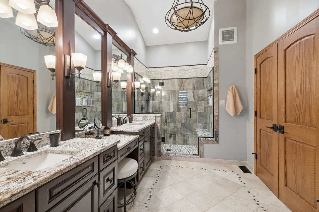 328 Cromwell Court Westmont IL 60559