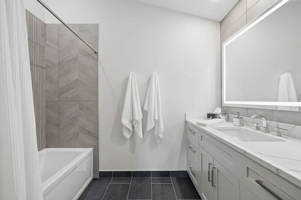 328 Cromwell Court Westmont IL 60559