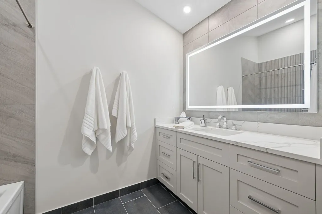 328 Cromwell Court Westmont IL 60559