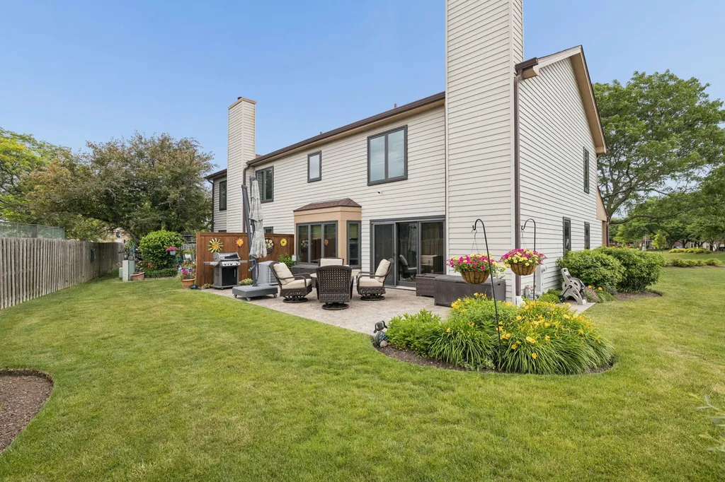328 Cromwell Court Westmont IL 60559