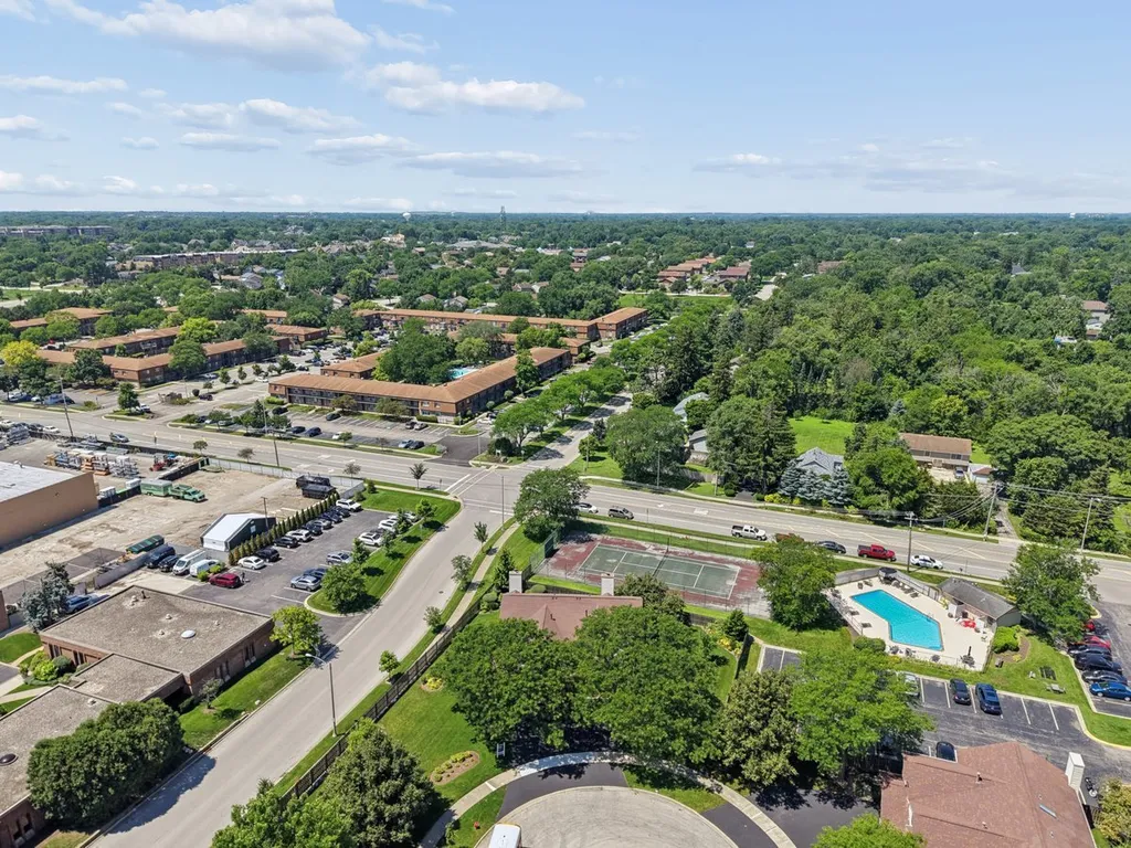328 Cromwell Court Westmont IL 60559