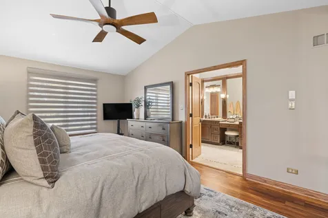 328 Cromwell Court Westmont IL 60559