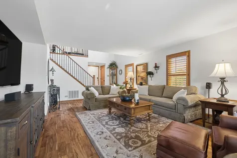 328 Cromwell Court Westmont IL 60559