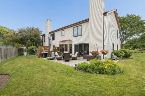 328 Cromwell Court Westmont IL 60559