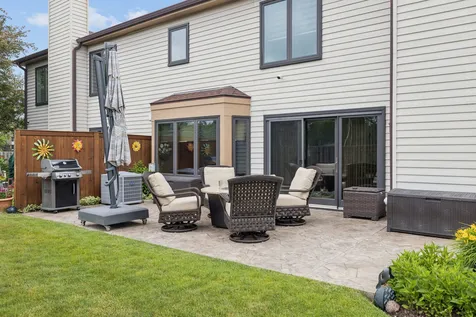 328 Cromwell Court Westmont IL 60559