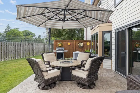 328 Cromwell Court Westmont IL 60559