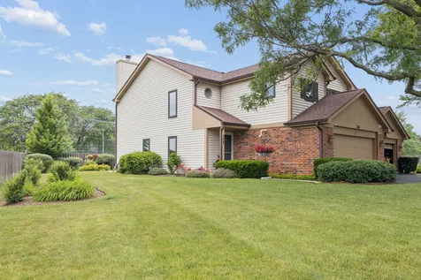 328 Cromwell Court Westmont IL 60559