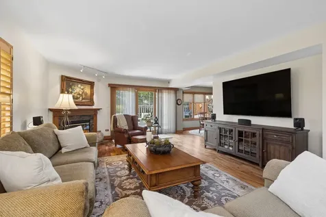 328 Cromwell Court Westmont IL 60559