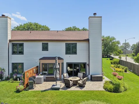 328 Cromwell Court Westmont IL 60559
