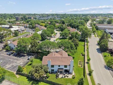 328 Cromwell Court Westmont IL 60559