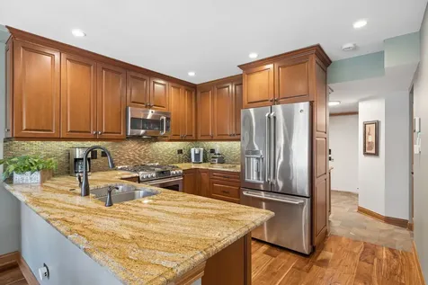 328 Cromwell Court Westmont IL 60559