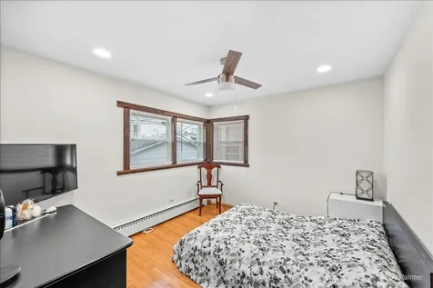 4962 North Mason Avenue Chicago IL 60630