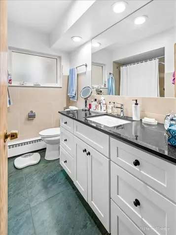 4962 North Mason Avenue Chicago IL 60630