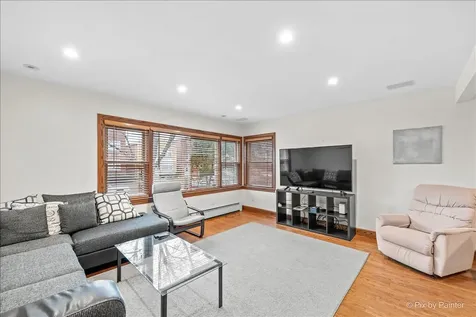 4962 North Mason Avenue Chicago IL 60630