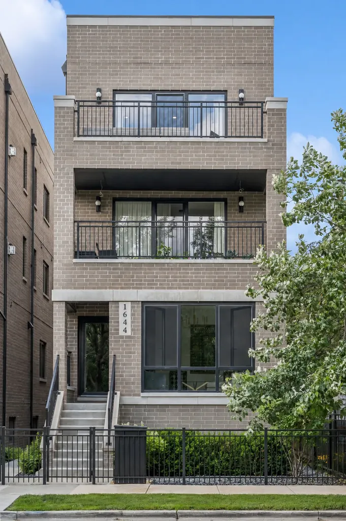 1644 West Diversey Parkway Chicago IL 60614