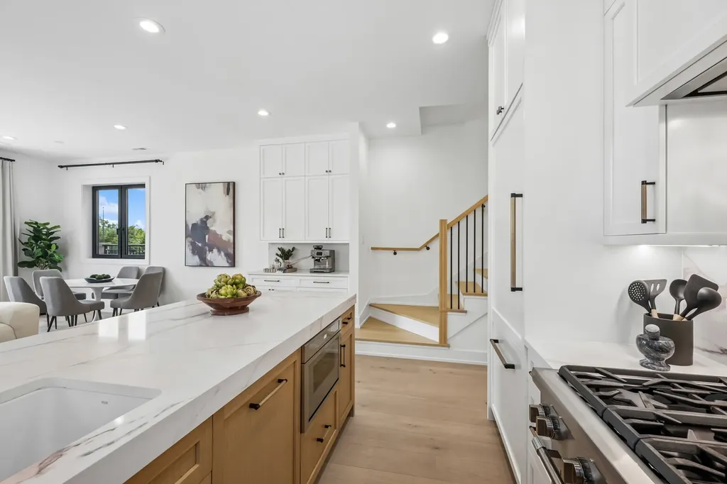 1644 West Diversey Parkway Chicago IL 60614