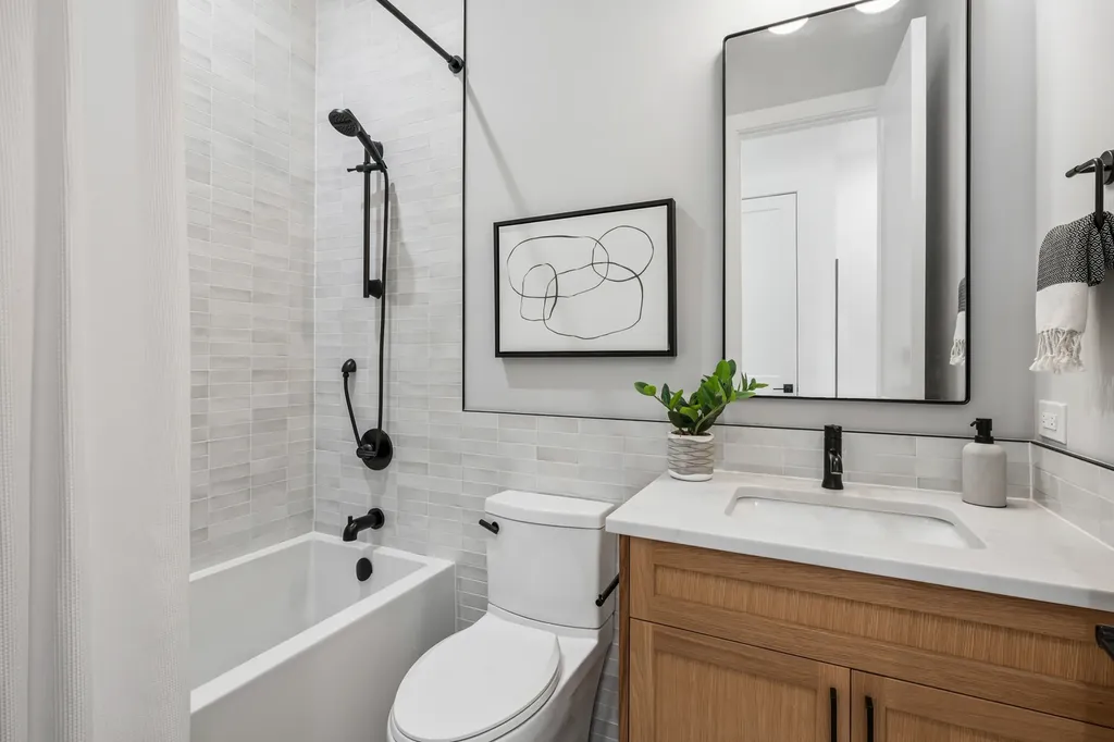 1644 West Diversey Parkway Chicago IL 60614