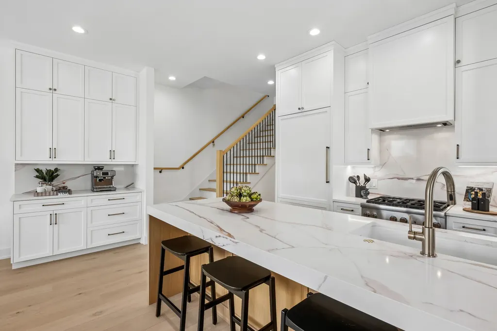 1644 West Diversey Parkway Chicago IL 60614