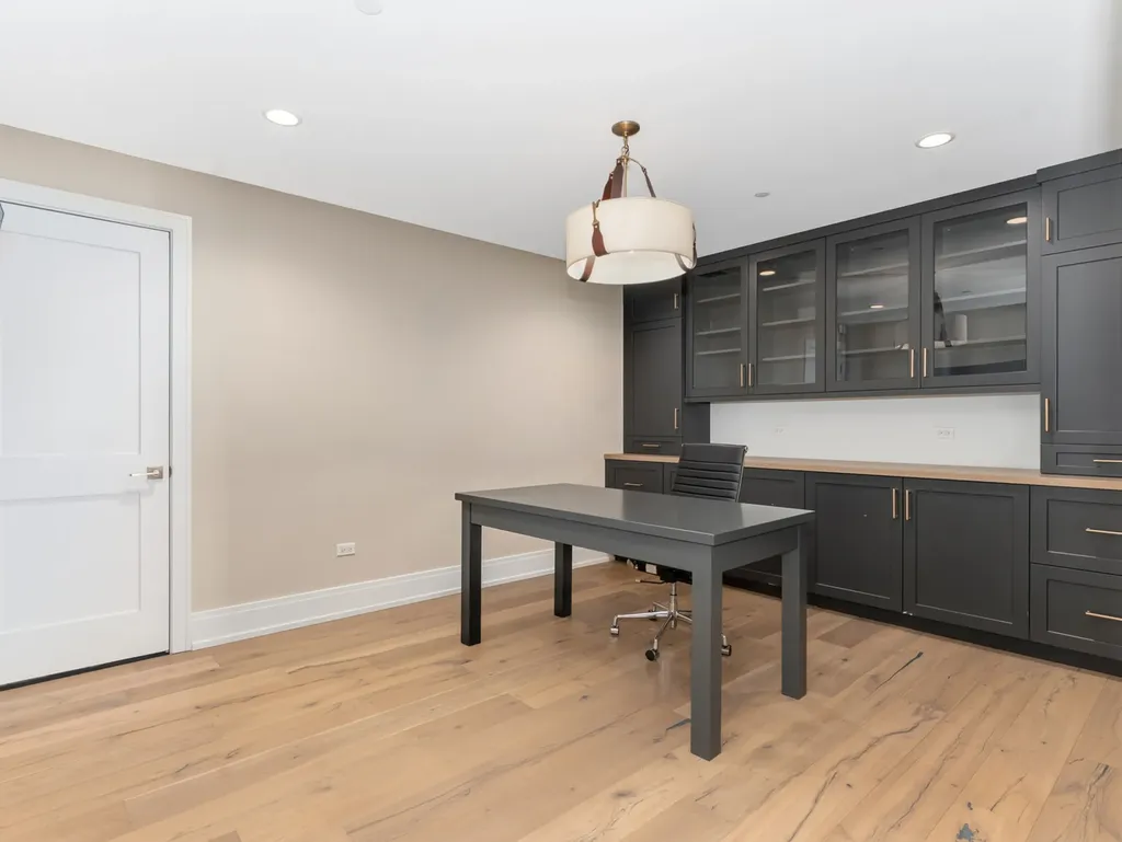 110 South Washington Street Naperville IL 60540