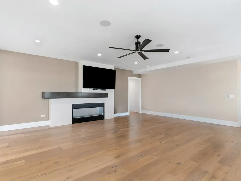 110 South Washington Street Naperville IL 60540