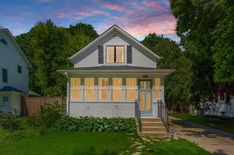 622 Illinois Street Geneva IL 60134